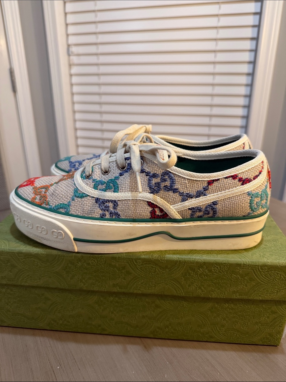 Gucci Multicolor GG Canvas Low-Top Sneakers - Picture 2 of 13